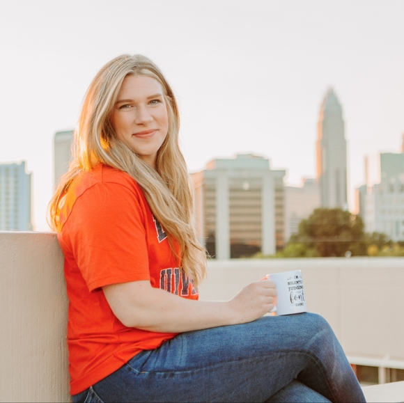 Meet your Posher, Emily - Picture 1 of 1